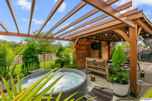 836 S 131 Avenue, Omaha, NE 68154