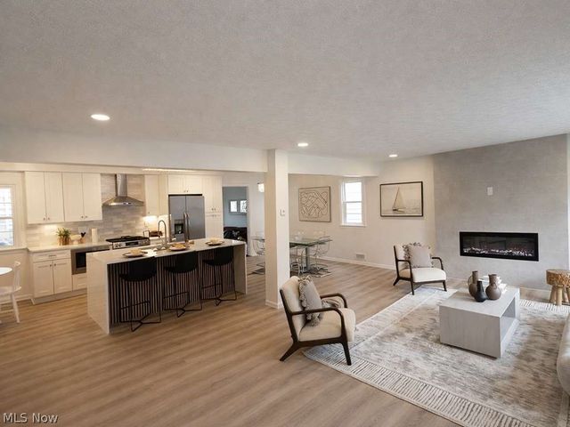 2060 Langerdale Road, South Euclid, OH 44121