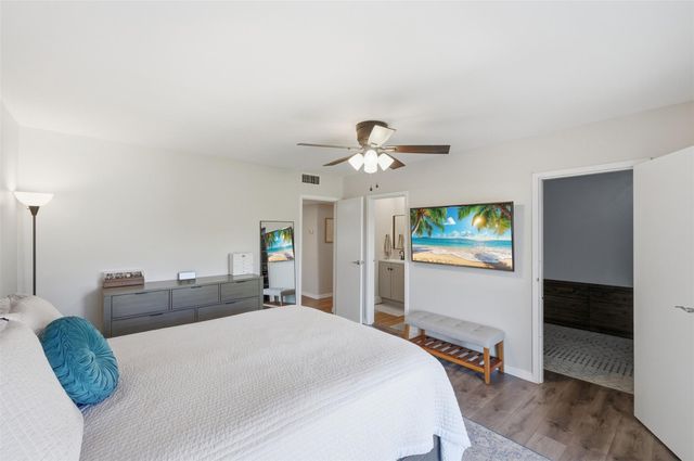 301 N Pine Island Road 217, Plantation, FL 33324