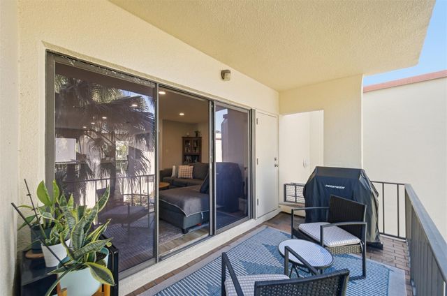 301 N Pine Island Road 217, Plantation, FL 33324