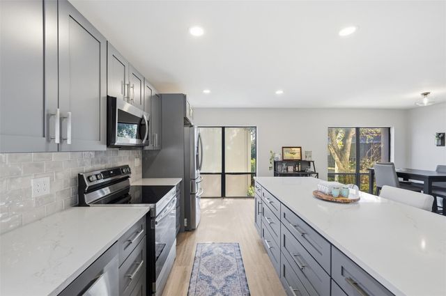 301 N Pine Island Road 217, Plantation, FL 33324