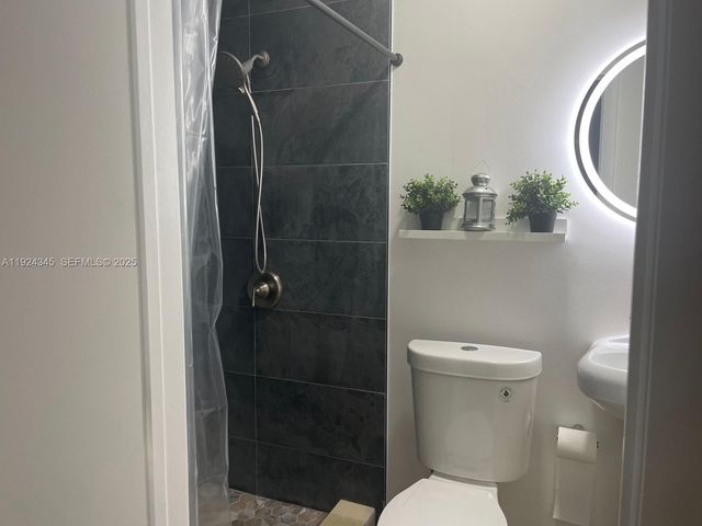 11401 Taft St 2, Pembroke Pines, FL 33026