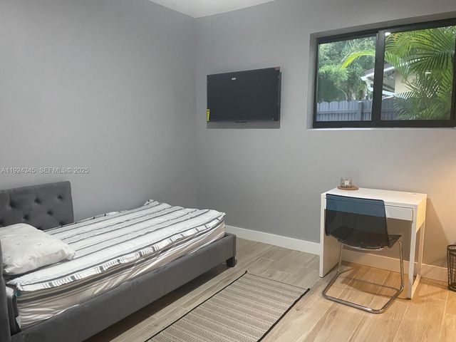 11401 Taft St 2, Pembroke Pines, FL 33026