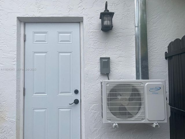 11401 Taft St 2, Pembroke Pines, FL 33026