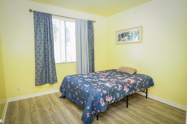 1976 N Belvedere Avenue, Fresno, CA 93722