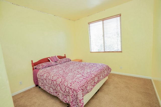 1976 N Belvedere Avenue, Fresno, CA 93722