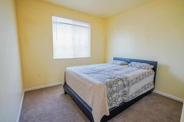 1976 N Belvedere Avenue, Fresno, CA 93722