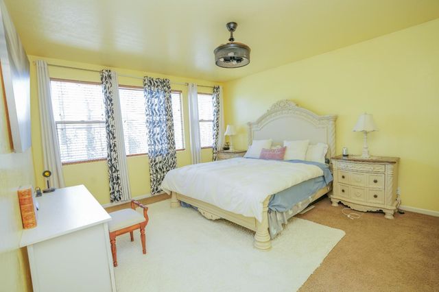 1976 N Belvedere Avenue, Fresno, CA 93722