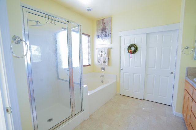 1976 N Belvedere Avenue, Fresno, CA 93722