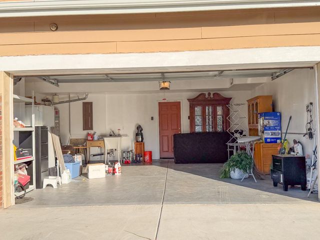 1976 N Belvedere Avenue, Fresno, CA 93722