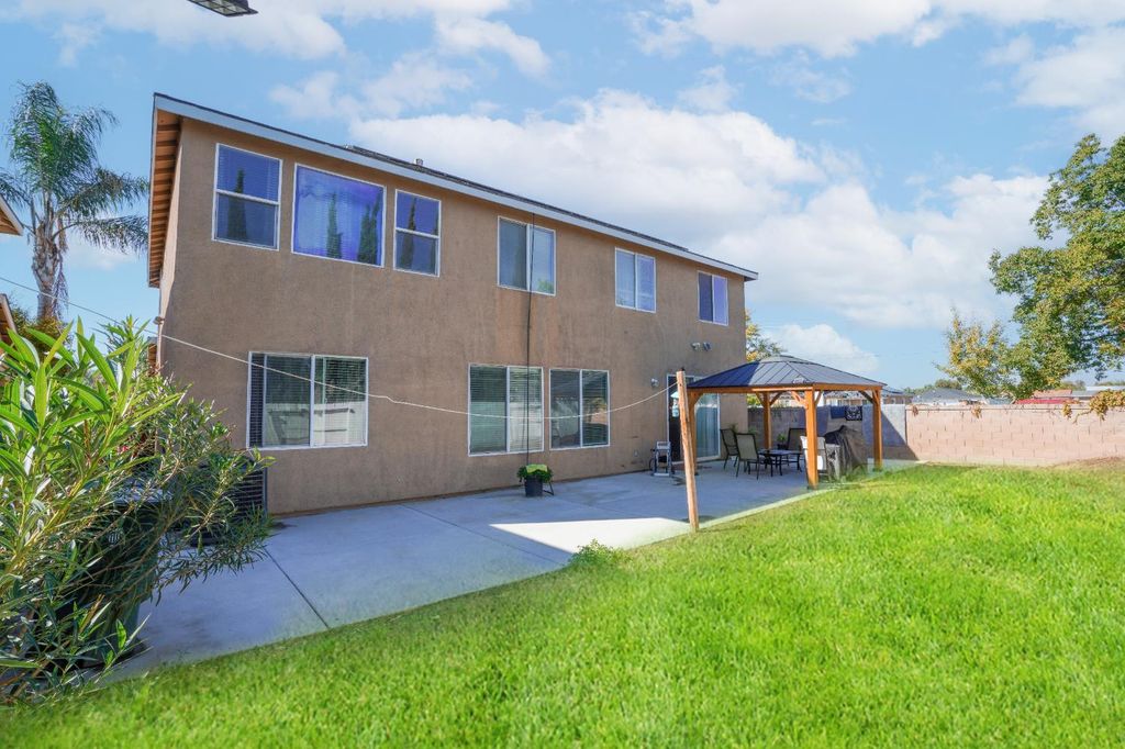 Image 30 of property listing at 1976 N Belvedere Avenue, Fresno, CA 93722