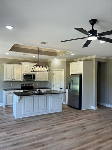 237 GRAND COULEE Drive, Mansura, LA 71350