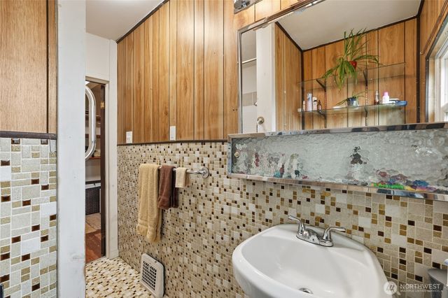 514 S 60th Street, Tacoma, WA 98408