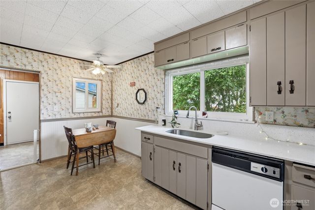 514 S 60th Street, Tacoma, WA 98408