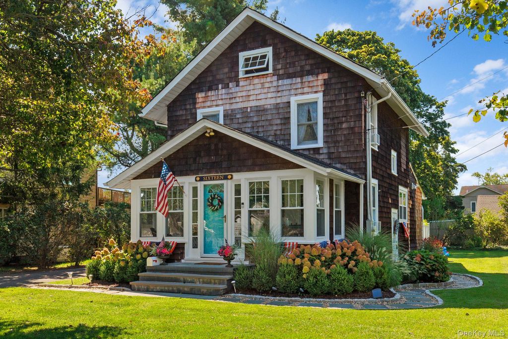 16 Robbins Avenue, Amityville, NY 11701 — photo 2