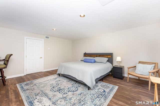 19 Cherry Hills Circle 19, Bloomfield, CT 06002