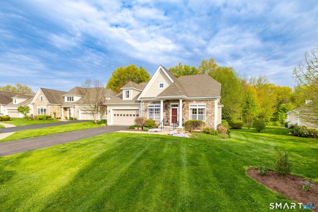 19 Cherry Hills Circle 19, Bloomfield, CT 06002