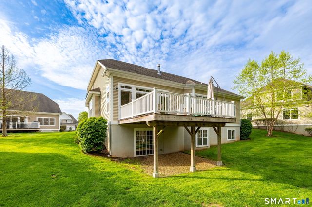 19 Cherry Hills Circle 19, Bloomfield, CT 06002