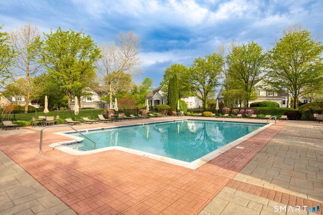 19 Cherry Hills Circle 19, Bloomfield, CT 06002