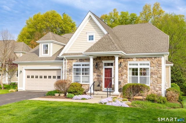 19 Cherry Hills Circle 19, Bloomfield, CT 06002