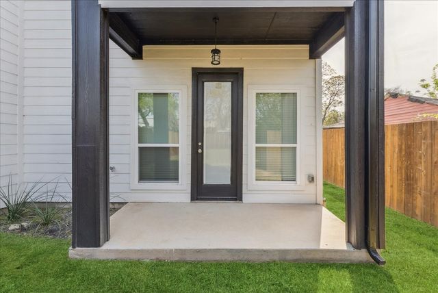 2811 Harston Street, Dallas, TX 75212