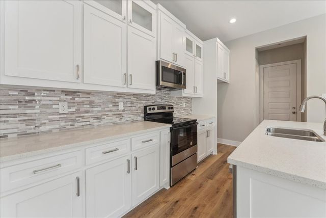 2811 Harston Street, Dallas, TX 75212