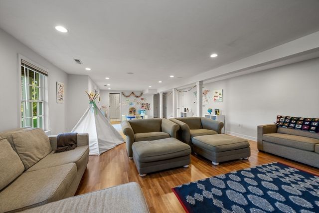 1 Mill Street, Dover, MA 02030