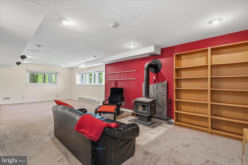 Image 22 of property listing at 10913 SUMMIT AVE, Woodstock, MD 21163