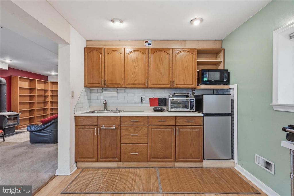 Image 25 of property listing at 10913 SUMMIT AVE, Woodstock, MD 21163