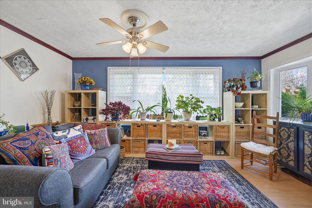 Image 6 of property listing at 10913 SUMMIT AVE, Woodstock, MD 21163