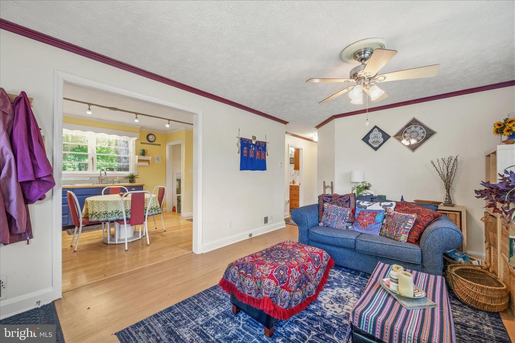 Image 8 of property listing at 10913 SUMMIT AVE, Woodstock, MD 21163