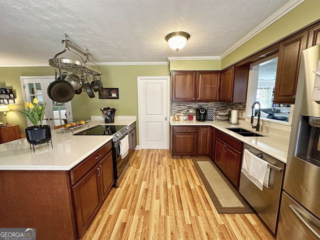 201 Willowcrest Way, Lagrange, GA 30240