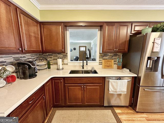 201 Willowcrest Way, Lagrange, GA 30240