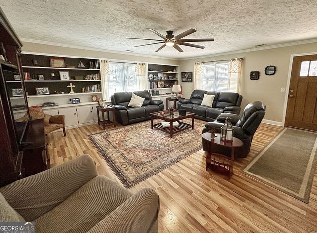 201 Willowcrest Way, Lagrange, GA 30240