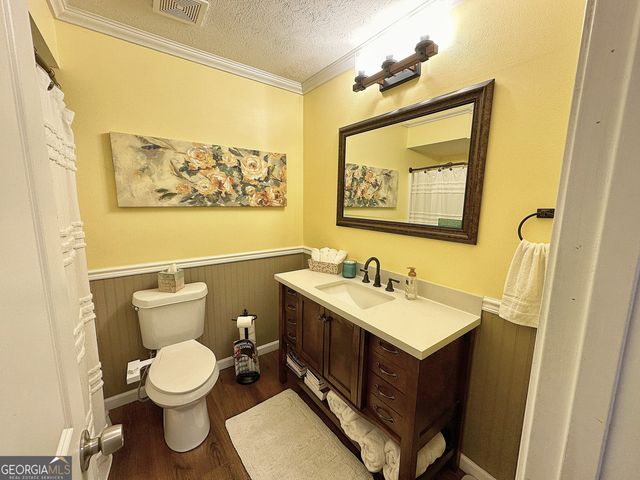 201 Willowcrest Way, Lagrange, GA 30240