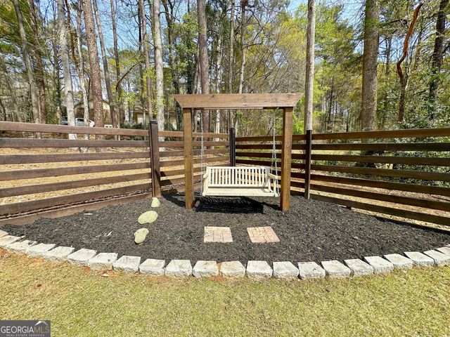 201 Willowcrest Way, Lagrange, GA 30240