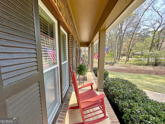 201 Willowcrest Way, Lagrange, GA 30240