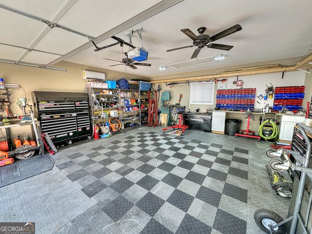 201 Willowcrest Way, Lagrange, GA 30240