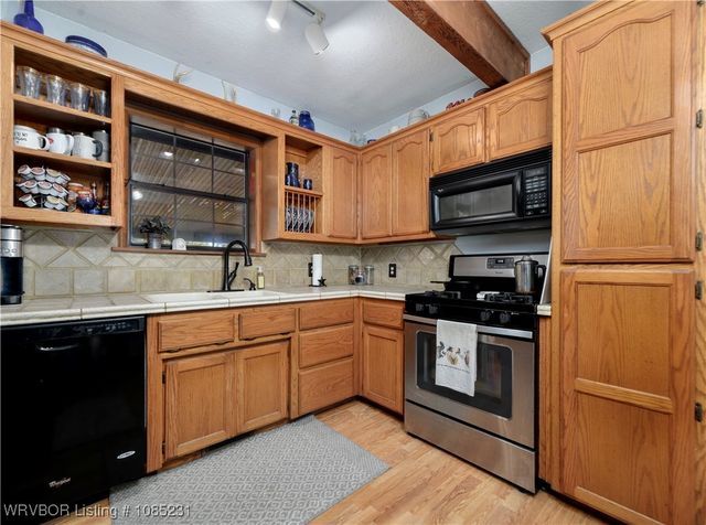 475495 E 1130 Road, Muldrow, OK 74948