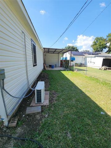 722 22nd Street, Grand Prairie, TX 75050