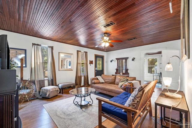 401 N 16th Ave, Pensacola, FL 32501