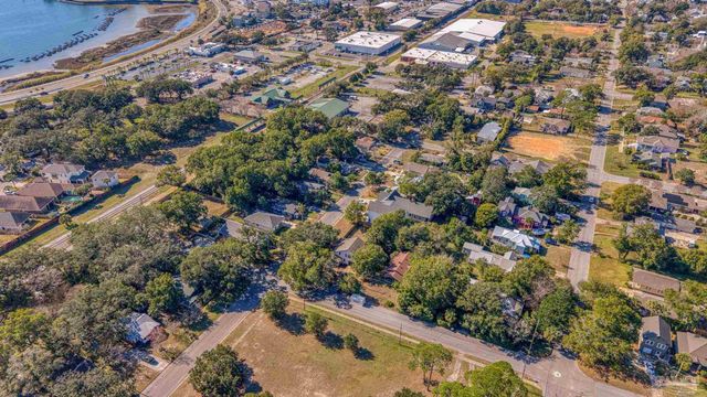 401 N 16th Ave, Pensacola, FL 32501