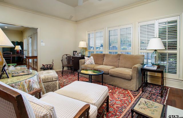 1418 Hollytree Place, Tyler, TX 75703