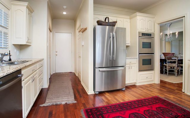 1418 Hollytree Place, Tyler, TX 75703