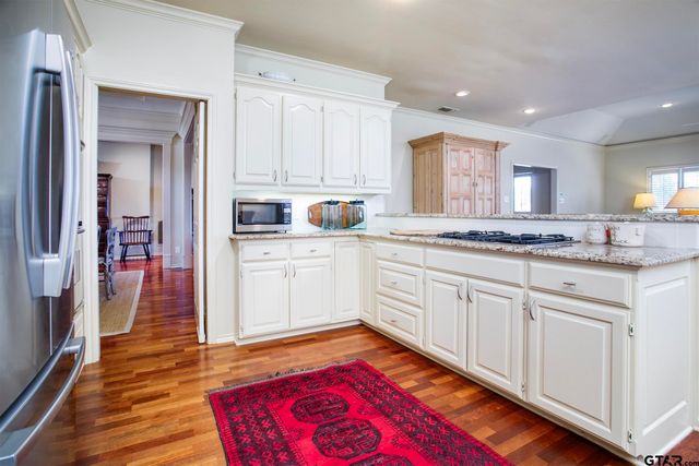 1418 Hollytree Place, Tyler, TX 75703