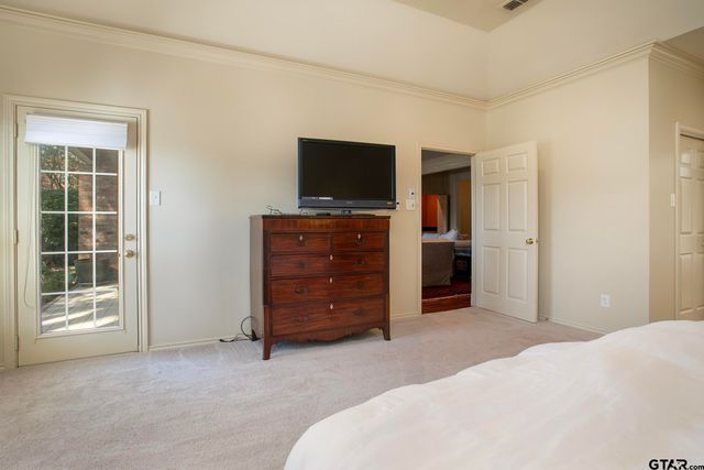 1418 Hollytree Place, Tyler, TX 75703