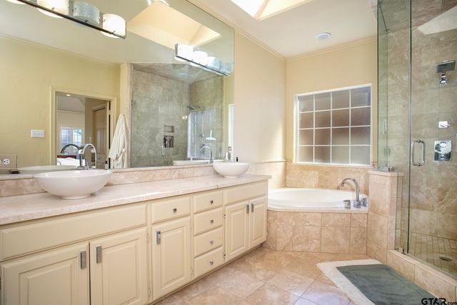 1418 Hollytree Place, Tyler, TX 75703