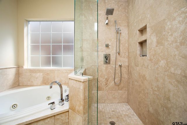 1418 Hollytree Place, Tyler, TX 75703