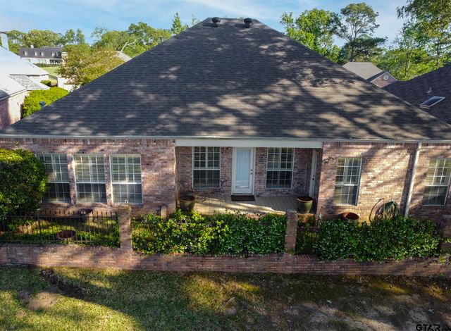 1418 Hollytree Place, Tyler, TX 75703