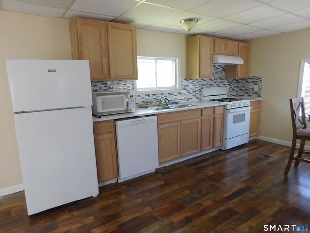 24 E Street, Groton, CT 06340
